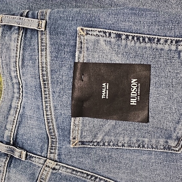 Hudson Thalia Distressed Straight Ankle Raw Hem Jeans Size 27 NWT - Picture 7 of 9
